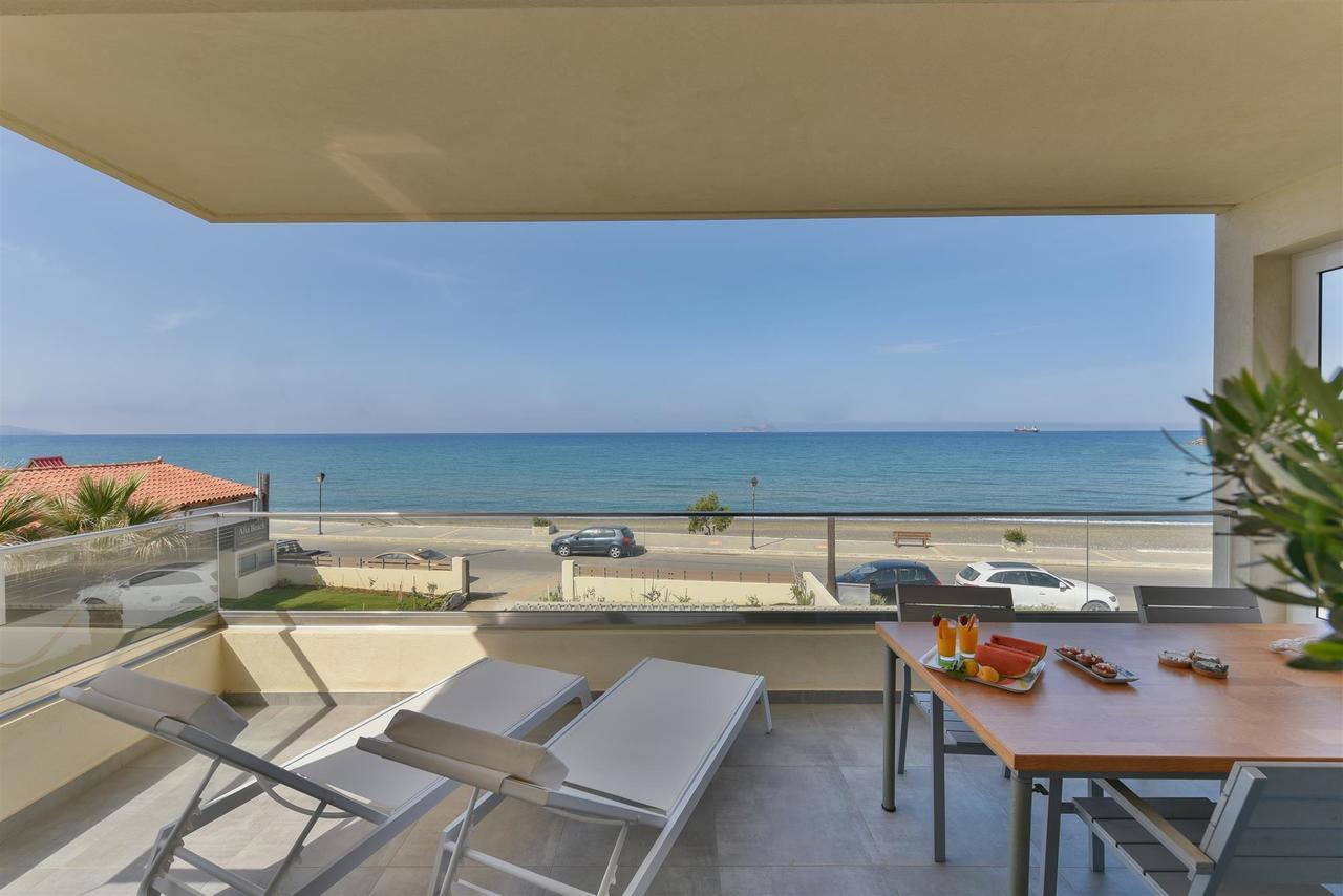 Rodia Beach Suites Kokkinos Pyrgos Exterior foto