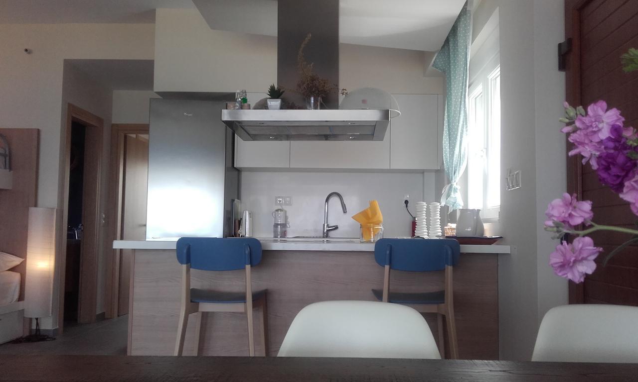Rodia Beach Suites Kokkinos Pyrgos Exterior foto