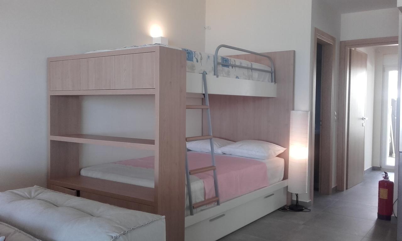 Rodia Beach Suites Kokkinos Pyrgos Exterior foto